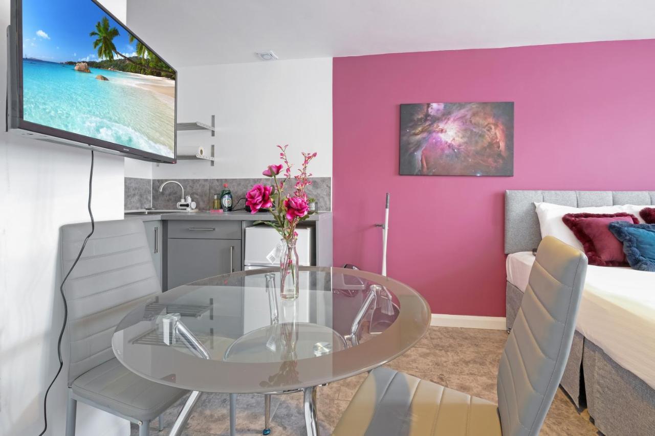 Fernbank Studios Sudbury Hill Harrow Self-Contained Studios With En-Suite Wembley Zewnętrze zdjęcie