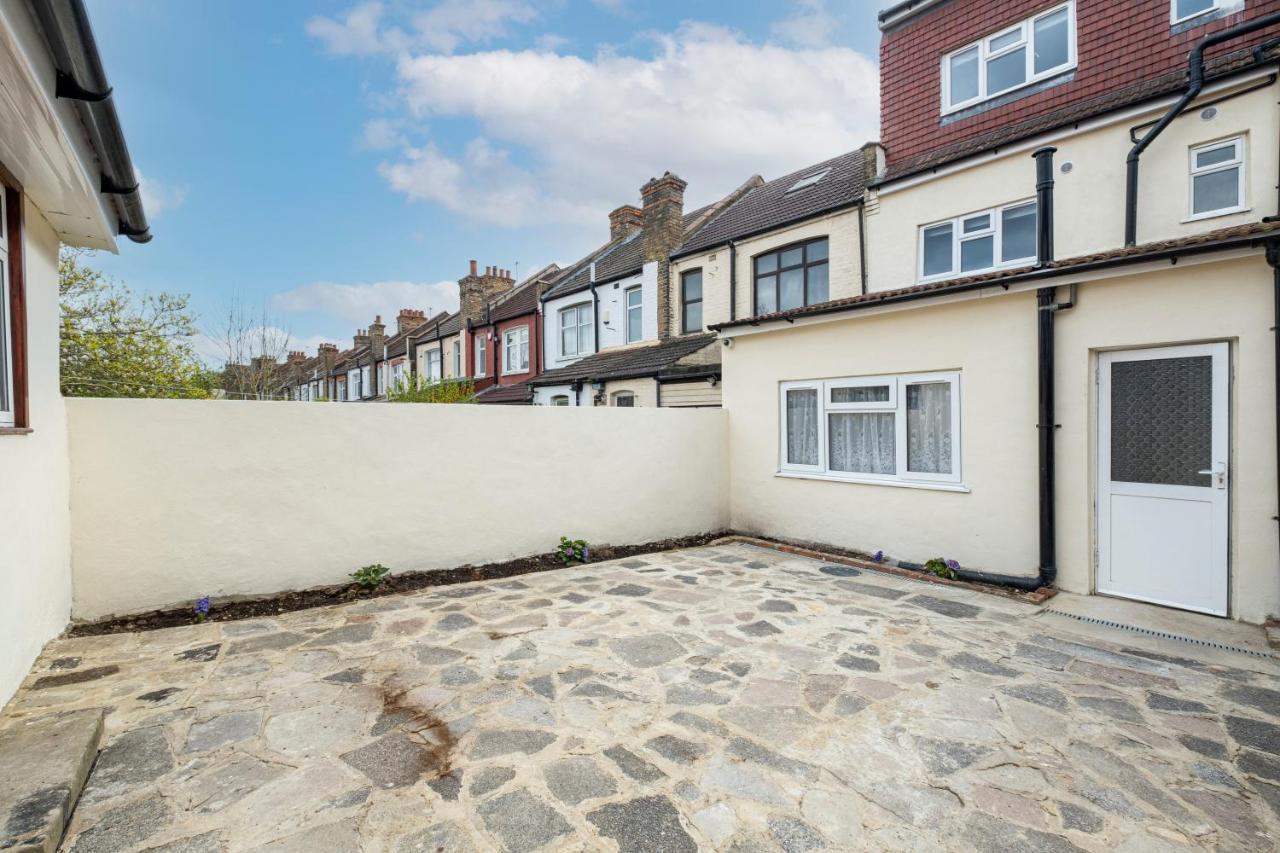Fernbank Studios Sudbury Hill Harrow Self-Contained Studios With En-Suite Wembley Zewnętrze zdjęcie