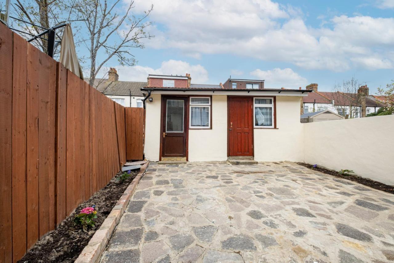 Fernbank Studios Sudbury Hill Harrow Self-Contained Studios With En-Suite Wembley Zewnętrze zdjęcie