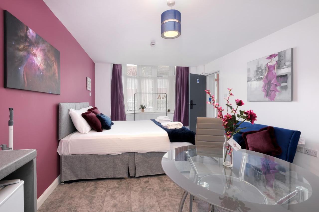 Fernbank Studios Sudbury Hill Harrow Self-Contained Studios With En-Suite Wembley Zewnętrze zdjęcie
