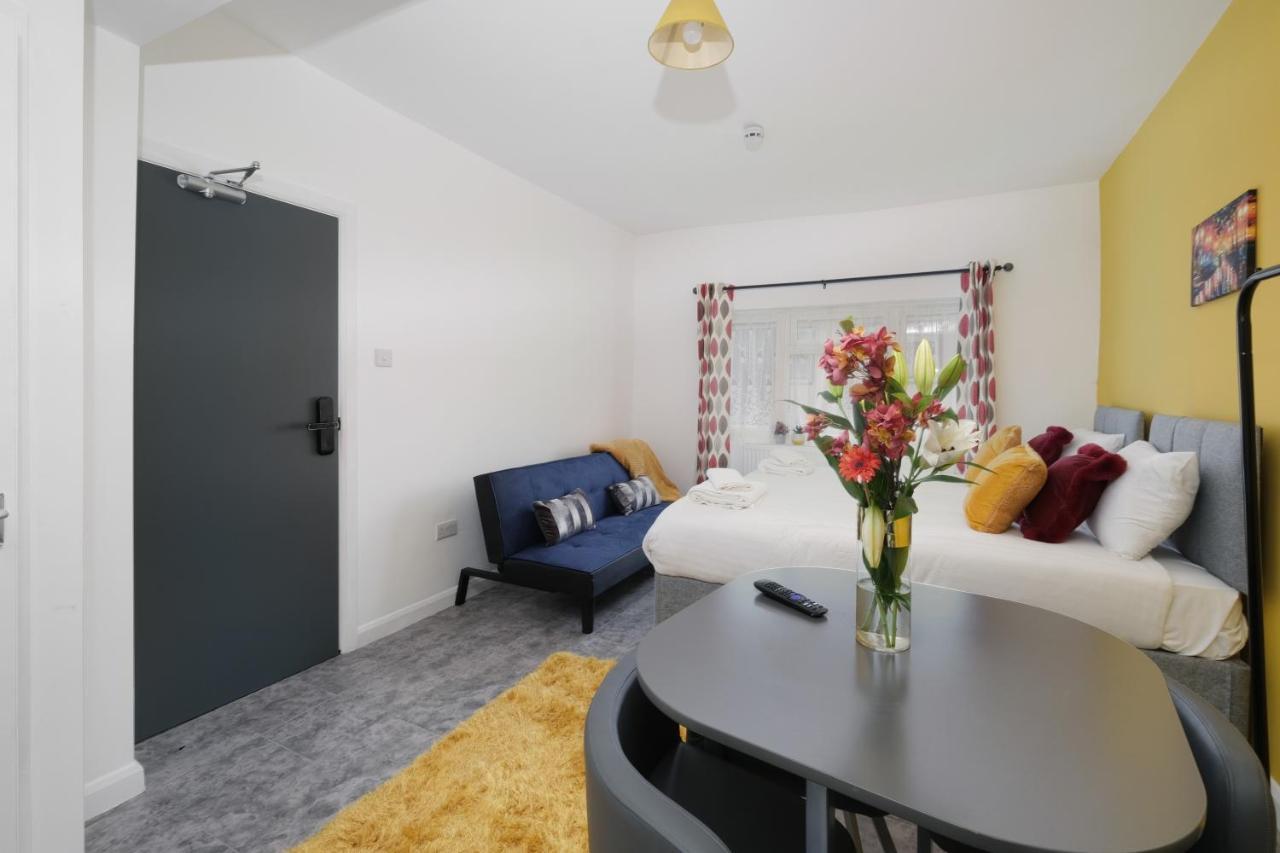 Fernbank Studios Sudbury Hill Harrow Self-Contained Studios With En-Suite Wembley Zewnętrze zdjęcie