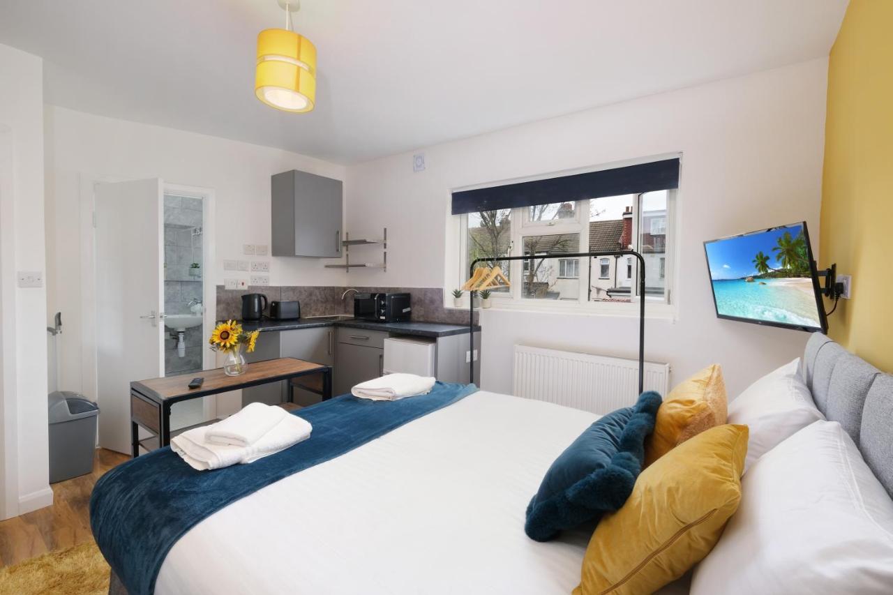 Fernbank Studios Sudbury Hill Harrow Self-Contained Studios With En-Suite Wembley Zewnętrze zdjęcie